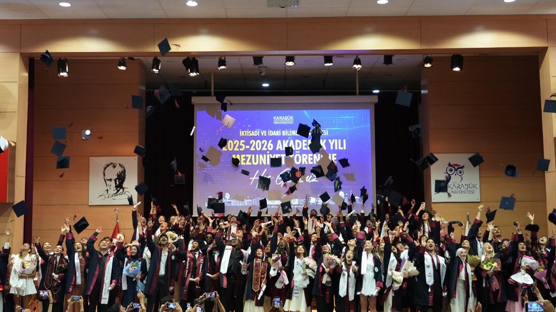 KBÜ İktisadi ve İdari Bilimler Fakültesi Mezunlarını Geleceğe Uğurladı