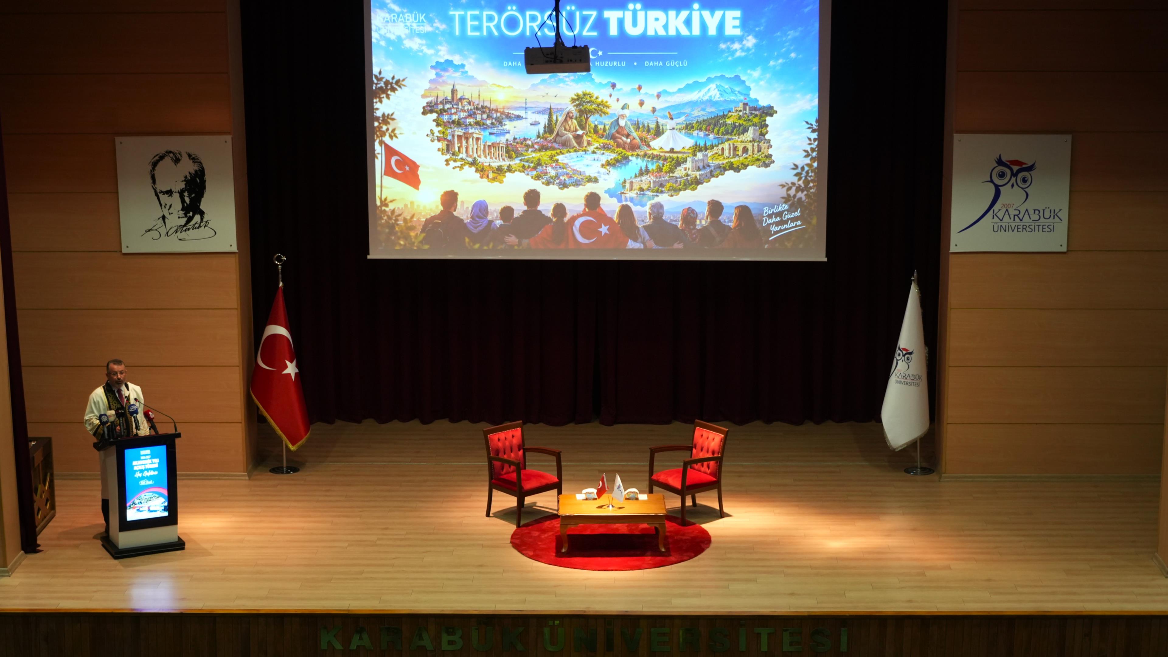 Rektör Kırışık: “Terörsüz Türkiye, barış ve kardeşliği geleceğe taşıyacak önemli bir projedir”