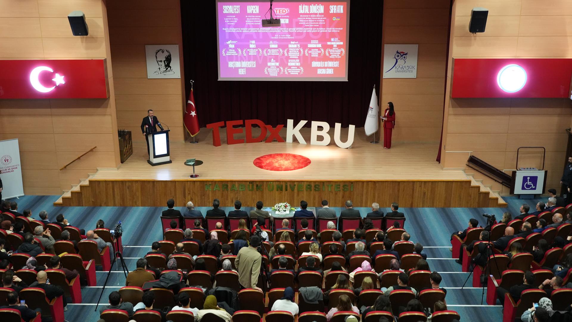 TEDx Karabük Üniversitesinde, Uzman İsimler Sahnede